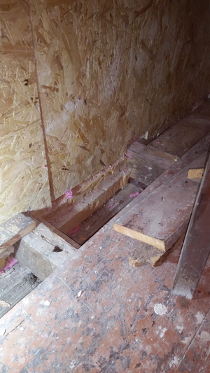 Insulating the gap under floor and over ceiling