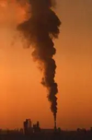 Smoke pluming from a factory (Photo: European Commission)